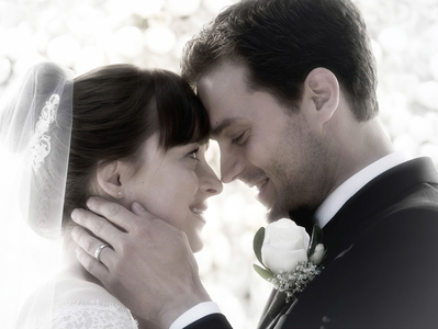 Digital20Booklet20-20Fifty20Shades20Freed-4.jpg