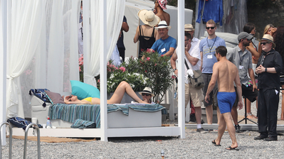 fiftyshadesfreed07122016_284229.jpg
