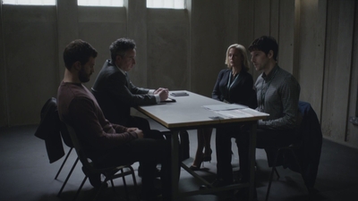 thefall_03x05_2853429.jpg