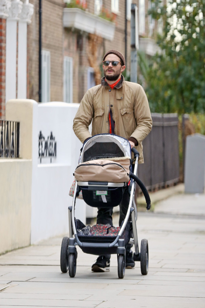 MUST BYLINE: EROTEME.CO.UK Fifty Shades Of Grey's Jamie Dornan who is expecting his second child with wife Amelia Warner enjoys a sunday stroll with his 2-year-old daughter Dulcie. EXCLUSIVE November 22, 2015 Job: 151122L1 London, England EROTEME.CO.UK 44 207 431 1598 Ref: 341629
